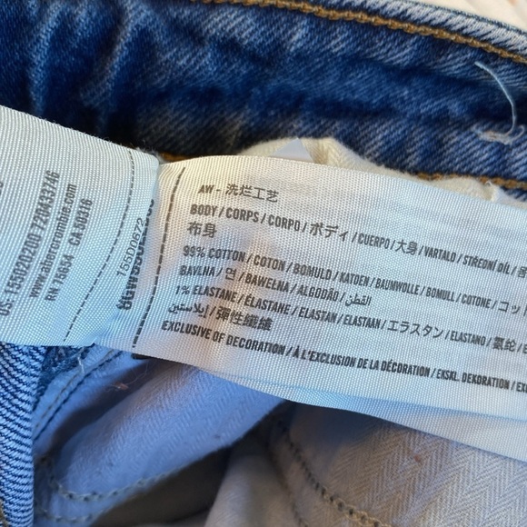 Abercrombie & Fitch High Rise Mom Jean Distressed Curve Love sz 25 - Picture 9 of 10
